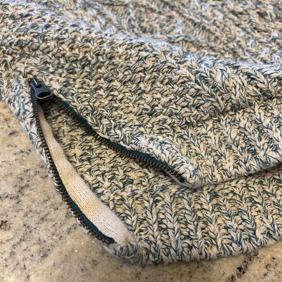 L.L.B. Signature Sweater Green & Cream - Picture 3 of 11